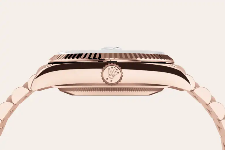 Rolex Day-Date in 18 Karat Everose-Gold, M128235-0009-14 – Uhren Schmiemann
