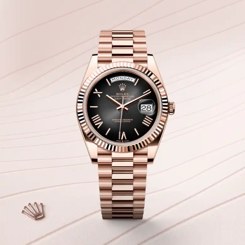 Rolex Day-Date in 18 Karat Everose-Gold, M228235-0055-4 – Uhren Schmiemann