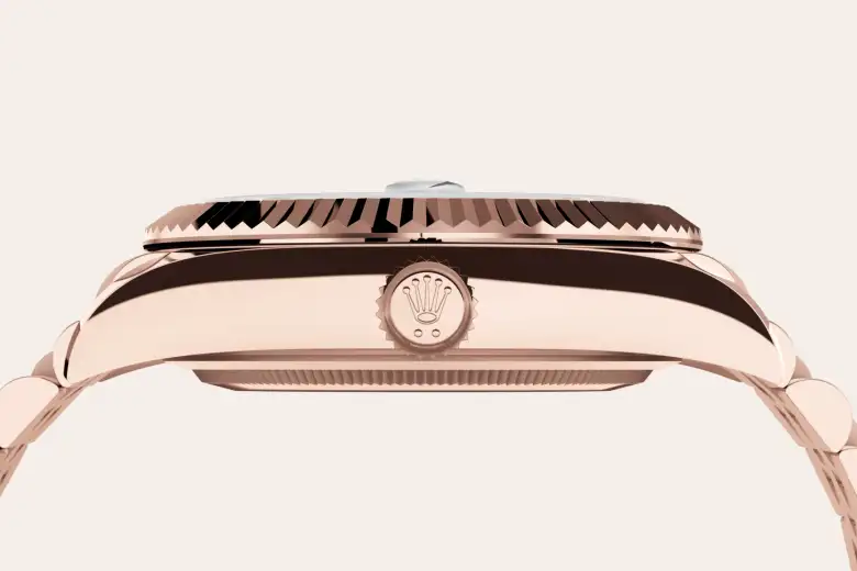 Rolex Sky-Dweller in 18 Karat Everose-Gold, M336935-0008-14 – Uhren Schmiemann